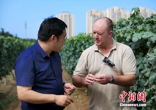 �Ĵ��������ʦ����•���ж��ι���̨��ԣ���Ѿ�С��