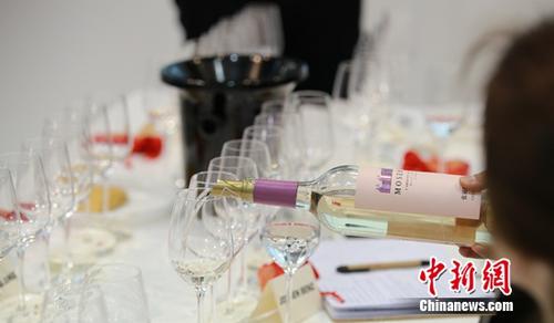 BBC《周六厨房》节目出现张裕摩塞尔传奇赤霞珠干白