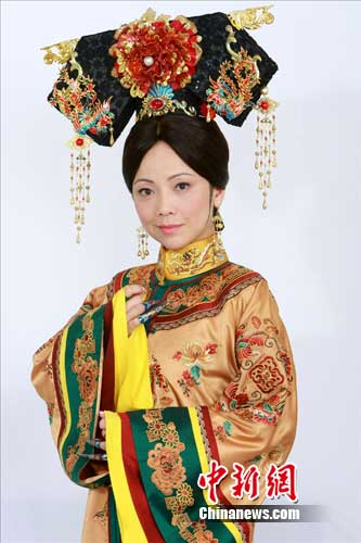 新还珠邓萃雯演皇后方青卓演容嬷嬷组图4