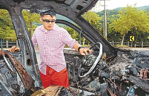 昨日,马国毕婚前在车内"烧炭自杀"