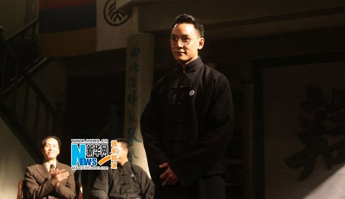 王力宏《建党》造型曝光 吴彦祖扮胡适帅气(图) (7)