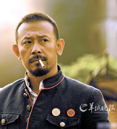 姜文在片中叼根烟,都被很多狂热观众过度解读其"背后涵义