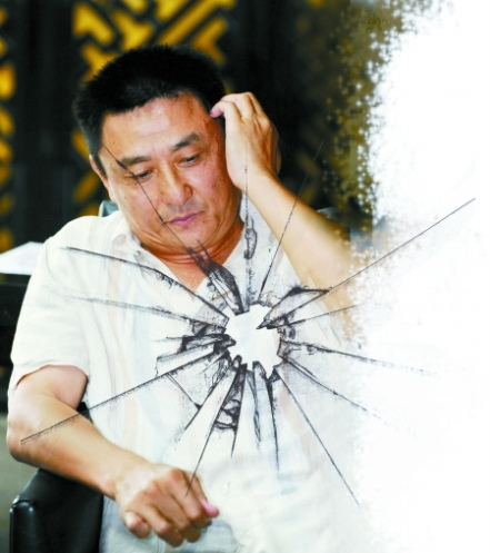 叶京承认被打否认婚外情 自称"被潜"遭网友调侃——中新网