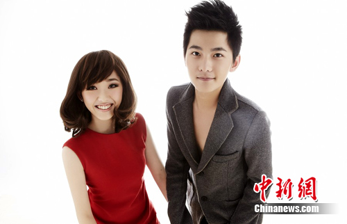 杨洋蒋梦婕拍情人节情侣照 亲密似"唇蜜"(图)(5)