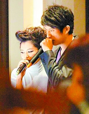 徐若瑄公开与富二代恋情 亲昵喂面 强调是真爱_中国网