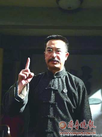 张嘉译谈《建党伟业》:我演的是接地气的李大钊