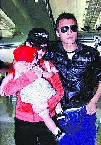 图说锋芝:柏芝总是满身重负,霆锋永远两手空空(2)