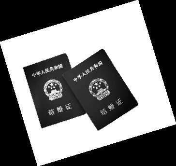 昨日,香港演员陈浩民在新浪微博上传了一张结婚证照片.