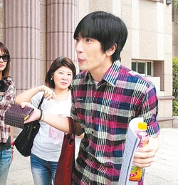 ���պ���ʹ��컳�ڳ��������Ͻ�Ŀ���ع�