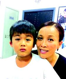 �߷��Գƹ������״ν������Ӣ�����˷���루ͼ����2��