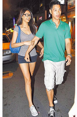 林嘉绮新婚忙于工作蜜月结婚登记皆暂搁一旁2