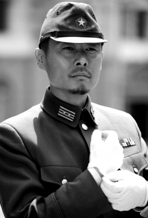 霍青"刀尖上行走"饰川岛走红:演不一样的日本人