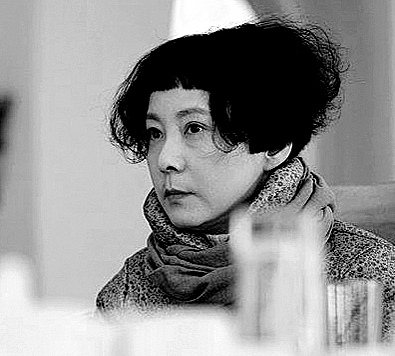 前妻安雯复出为苏越还债 变卖别墅仅寄居朋友家