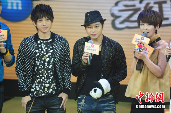 南拳妈妈被逼问周杰伦婚期 金莎"可爱十连拍"逗趣