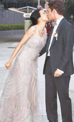 Ī��εϲ��ɰ����ǳ��������Ϲ����Ů���裨ͼ��