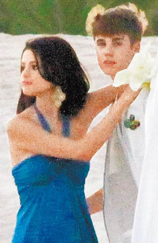 ����˹͡���Ȳ�Ů����ıʥ������ѻ�׼������ͦ