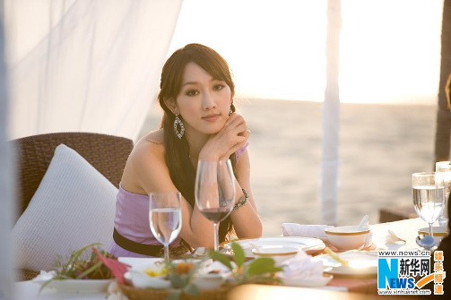 《嘻哈4重奏》小乔泡花瓣浴照 小林志玲秒杀宅男