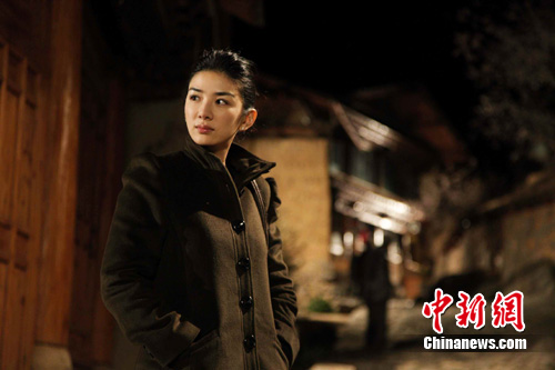 黄奕新戏很泼辣 首演经纪人:扮职业女性果然很爽