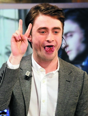 "哈利 波特"秀特异功能 舌功了得卷三种形状(图)