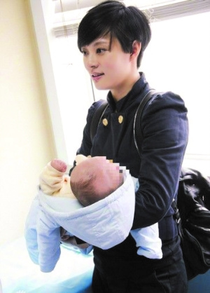 ��ٳ���ض��Ӵ�С�ͻ�������Ů���������Ҿ�Ц