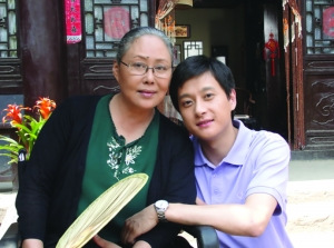 斯琴高娃否认为女儿铺演艺路:她现在在公司上班