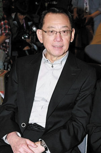 杨受成香港富商杨受成驰骋于商界,传媒界及娱乐圈,拥有十分传奇的人生