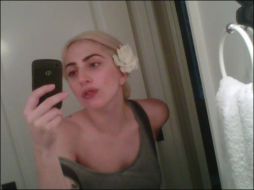 LadyGaga���������������ع��С��¶���װ��