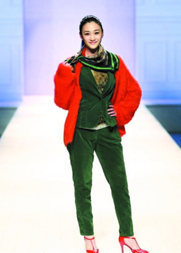 ��СȽ����ɫƤ������T̨����ײɫЦ��ӯӯ��ͼ��