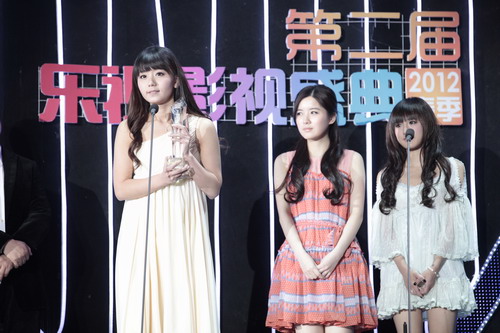 “我为校花狂”影视盛典获奖清纯校花璀璨亮相(图)