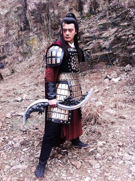 演绎了唐朝名将谱,青年演员李丞峰饰演的正是其中的少年军事天才江虎