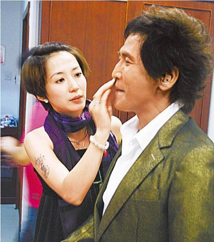 齐秦是非不断:曾被儿子告弃养 瞒王祖贤娶嫩妻