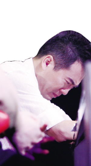 黄健翔婚姻失败痛哭哭诉:女儿爸爸对不起你!(图)