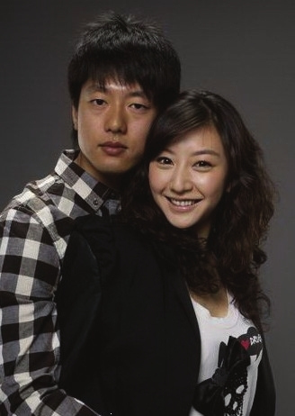 凌潇肃"抢跑"前妻姚晨悄娶唐一菲 半小时结束婚礼