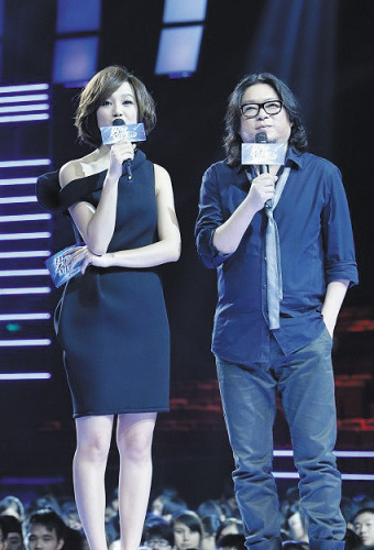 朱丹获安徽台配20保镖护驾闹乌龙:仅是应邀合影(2)