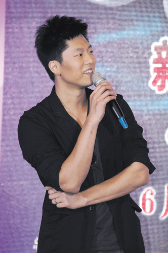 剧中凌潇肃出演的于清江是一个对感情专一的痴情好男人,不同于以往