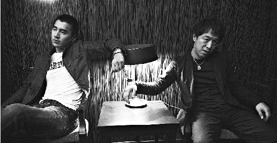 探“痞子英雄”拍摄场地:吊臂6层楼高4壮汉拉威亚