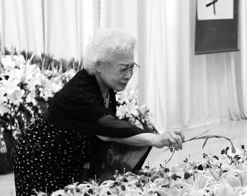 张瑞芳告别仪式今上海举行秦怡忆当年时光动容