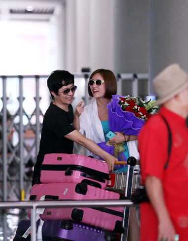 ֣���ӻ������ͻ���������ܿ�ױ������˷ܣ�ͼ��