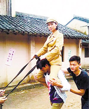 演艺圈滥用替身大曝光胸替臀替挨打也能替(图)