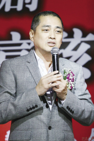 汤镇宗陷"爽约门"被剧组告上法庭:只道歉不赔钱