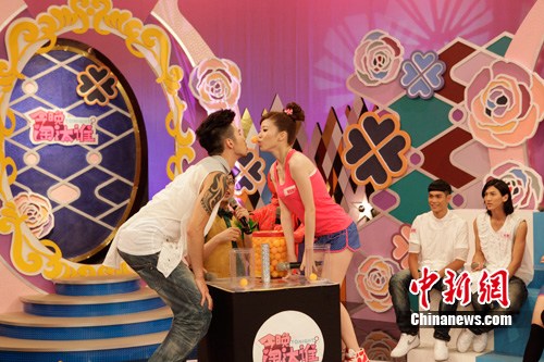 �S��ٮ��ζ̨�������Ŷ��جFС���Ӿ������ˣ�ͼ��