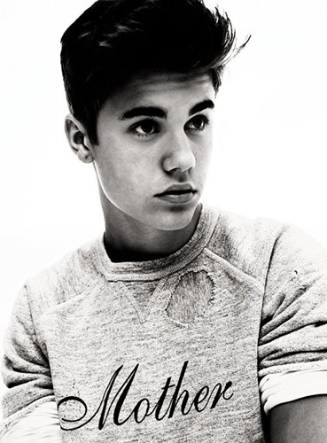 贾斯汀·比伯最新黑白写真曝光 再现萌系正太范