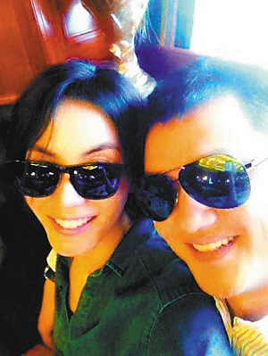 王菲夫妇晒恩爱照李亚鹏调侃:七年之新鲜出炉照