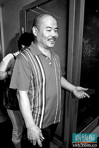 柏芝父涉刑事毁坏获保释 家庭复杂人称"江湖猛人"