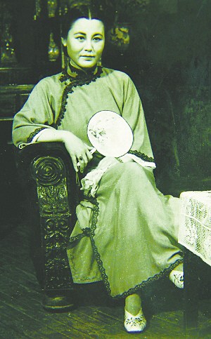 表演艺术家吕恩去世丧事从简家中不设灵堂(图)