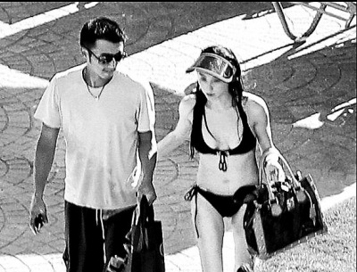 柏芝霆锋海滩戏水被拍屡用儿子做桥梁修复关系