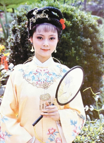 87版"宝钗"身价过亿仍单身 心系去世的"林妹妹"