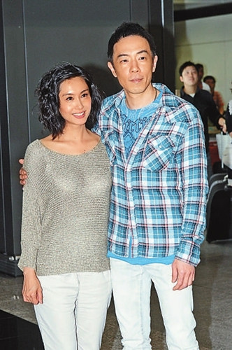 黄贯中透露朱茵系剖腹产女 两人早已注册结婚