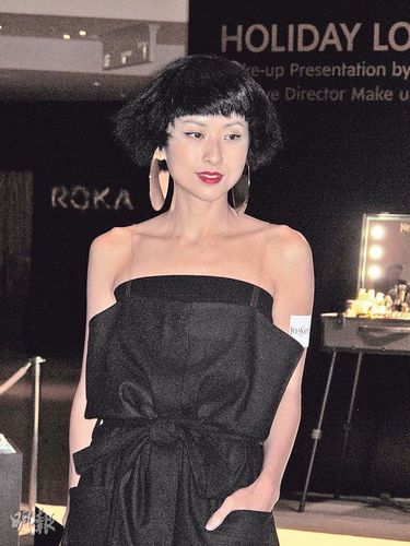 ����Ѹ��������ӣ����Ů��������ͬ����Ҳ����