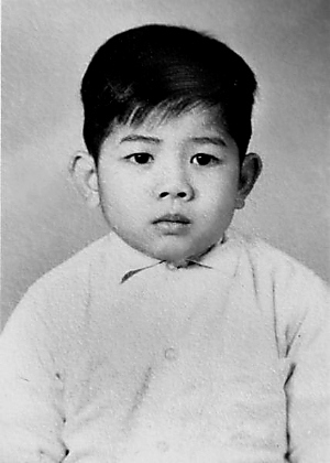 男星童年照曝光:郭富城眉清目秀冯远征扮飞行员